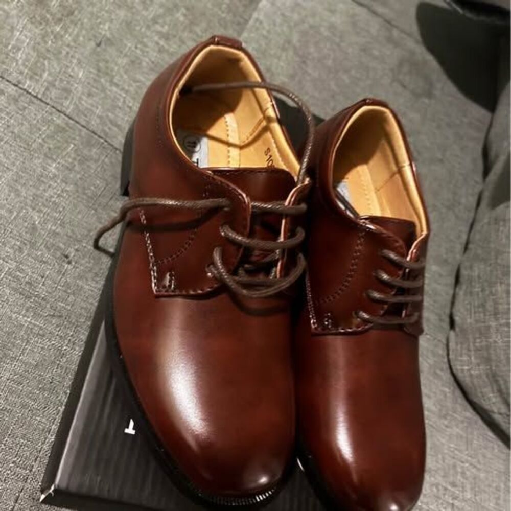 Boys Shoes Size 11